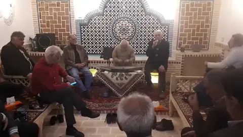 آواز خواننده  عزیز اصفهانی استاد بطلانی 
در اقامتگاه دیاوا

#موسیقی #موسیقی_ #مو