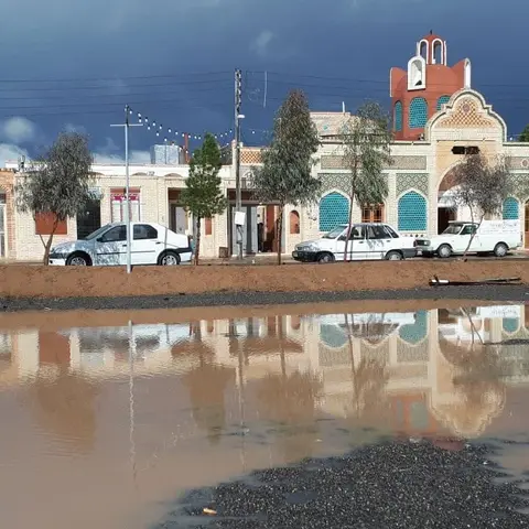 اقامتگاه و گلابگیری دیاوا دقایقی پس از بارش رحمت الهی