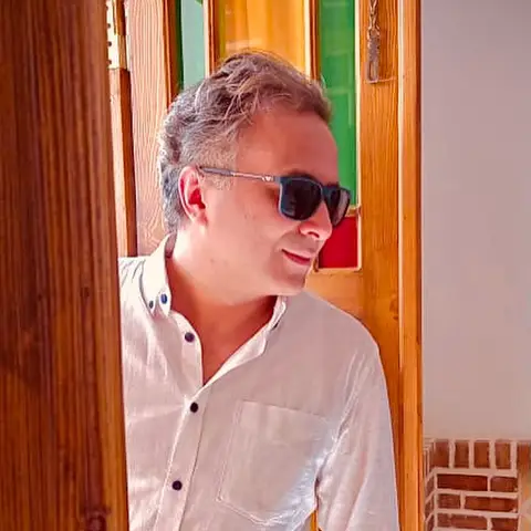 🎶🎙

🎶جایی که کلمات ناکام بمانند، موسیقی زبان می‌گشاید🎵
.
حضور گرم و صمیمی جن