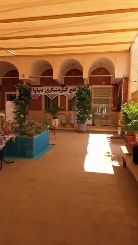 دیاوای جان 🍃
.
.
.
 نمایشی از شاهکار معماری اصیل ایرانی در قلب فلات مرکزی ایران